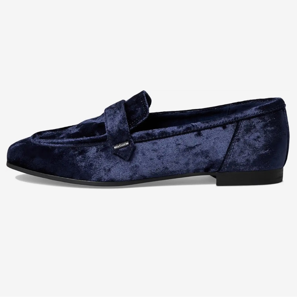 Tom’s Lynette Crushed Velvet Navy Loafers Size 5